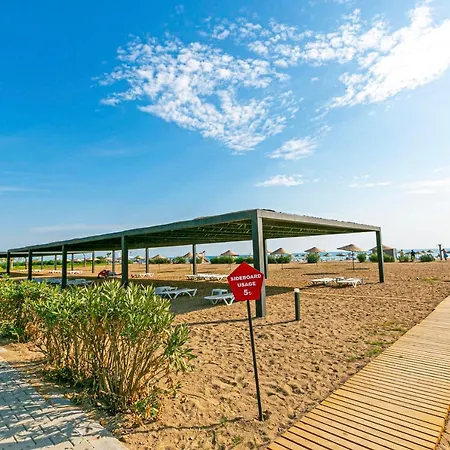 Paradise Town Orchard 别墅 贝莱克