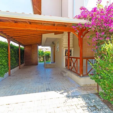 Paradise Town Orchard וילה