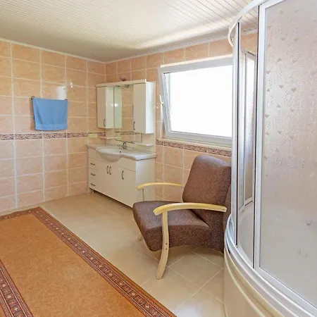 Paradise Town Orchard וילה